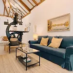 My Fair - Unique Rustic Near Principe Real Apartman *