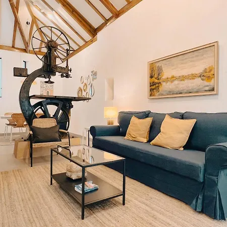 My Fair - Unique Rustic Near Principe Real アパート *