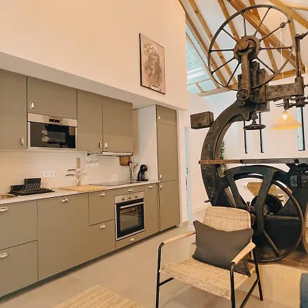 My Fair - Unique Rustic Near Principe Real * リスボン