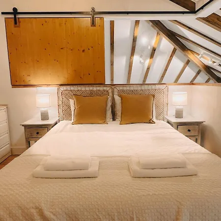 Apartment My Fair - Unique Rustic Near Principe Real Lisbon