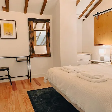 My Fair - Unique Rustic Near Principe Real Apartment Lisbon